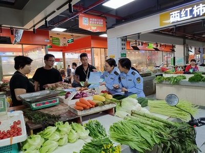 強化“宣傳+監(jiān)管”，筑牢食用農(nóng)產(chǎn)品質(zhì)量安全防線